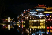 凤凰古城：灾后开放，旅游日均收入3000万