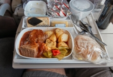多家航司回应免费餐食疑问 付费餐食成新趋势