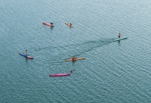 云南抚仙湖水上运动催热高原湖泊旅游